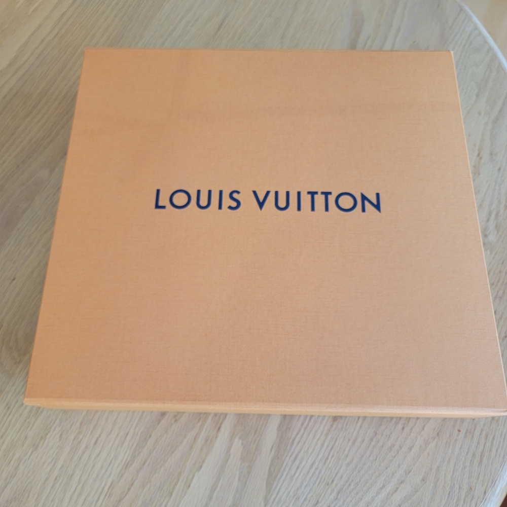 Lv box